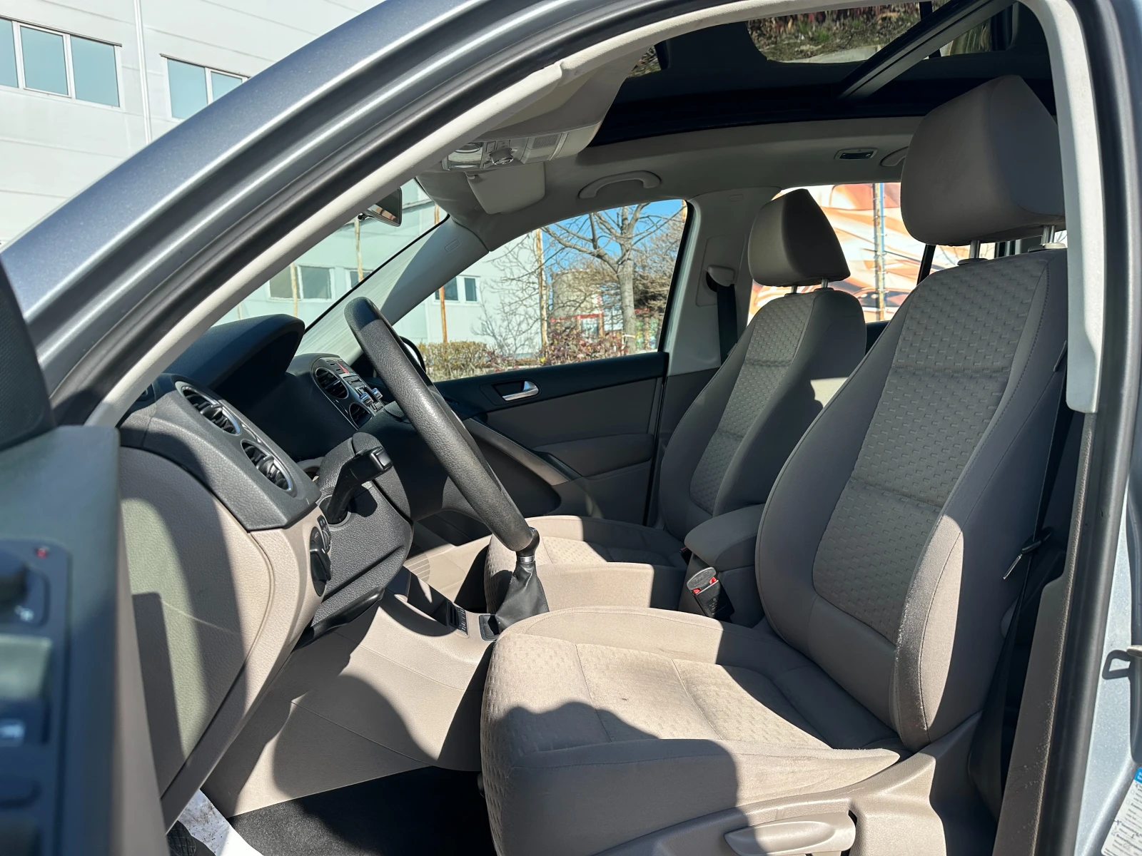 VW Tiguan, снимка 8 - Автомобили и джипове - 53861706