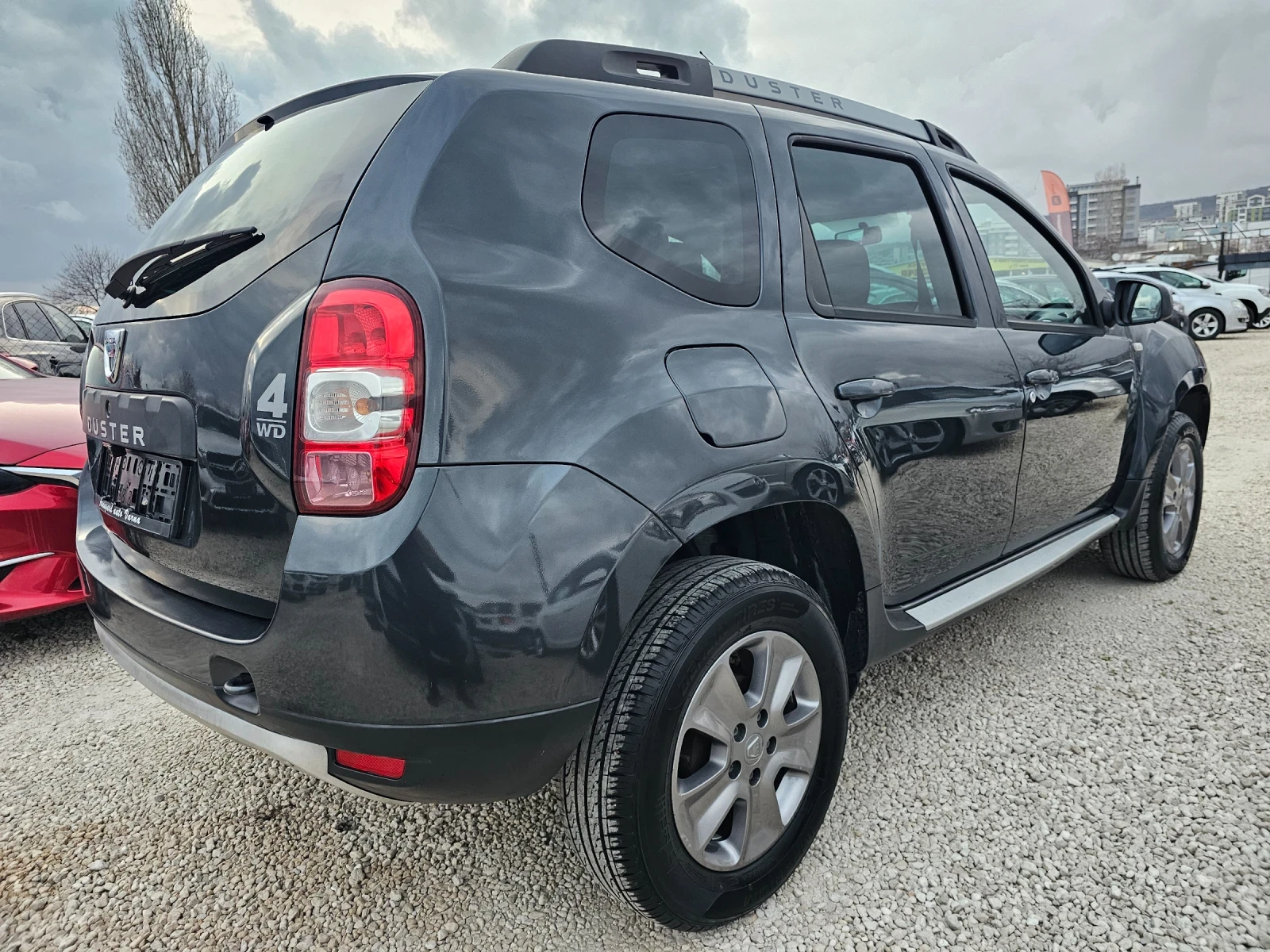 Dacia Duster 1.5dCi, 110к.с., 4х4 , снимка 4 - Автомобили и джипове - 53892762