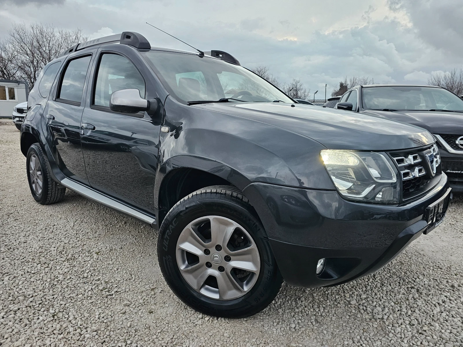 Dacia Duster 1.5dCi, 110к.с., 4х4 , снимка 3 - Автомобили и джипове - 53892762