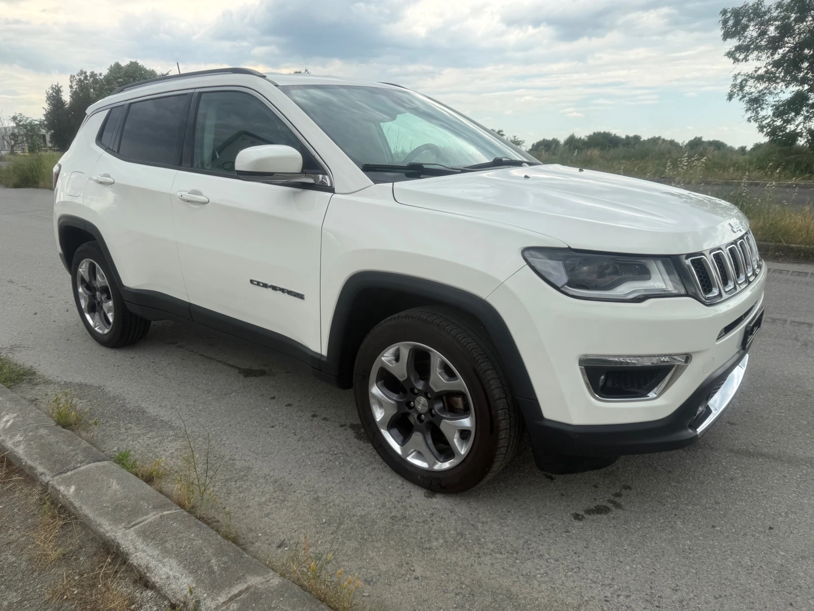 Jeep Compass 4x4 LIMITED ШВЕЙЦАРИЯ, снимка 4 - Автомобили и джипове - 54745493