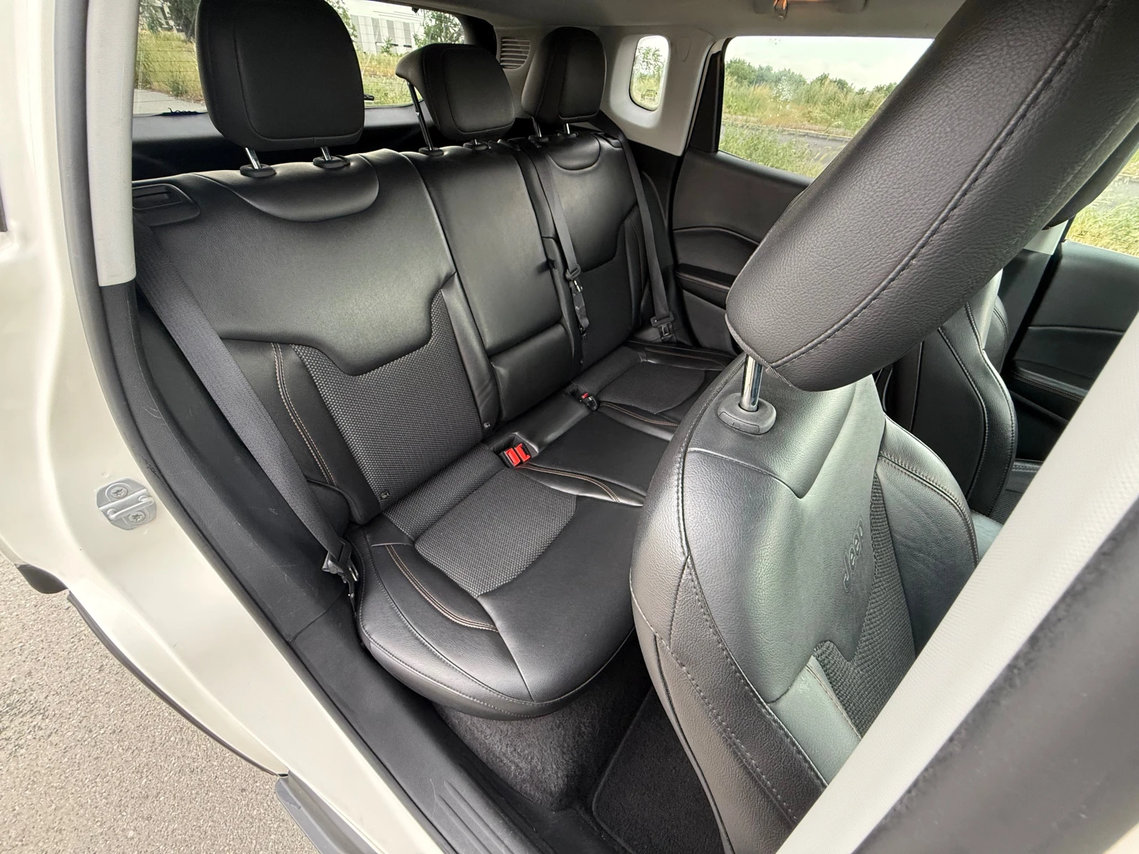 Jeep Compass 4x4 LIMITED ШВЕЙЦАРИЯ, снимка 9 - Автомобили и джипове - 54745493