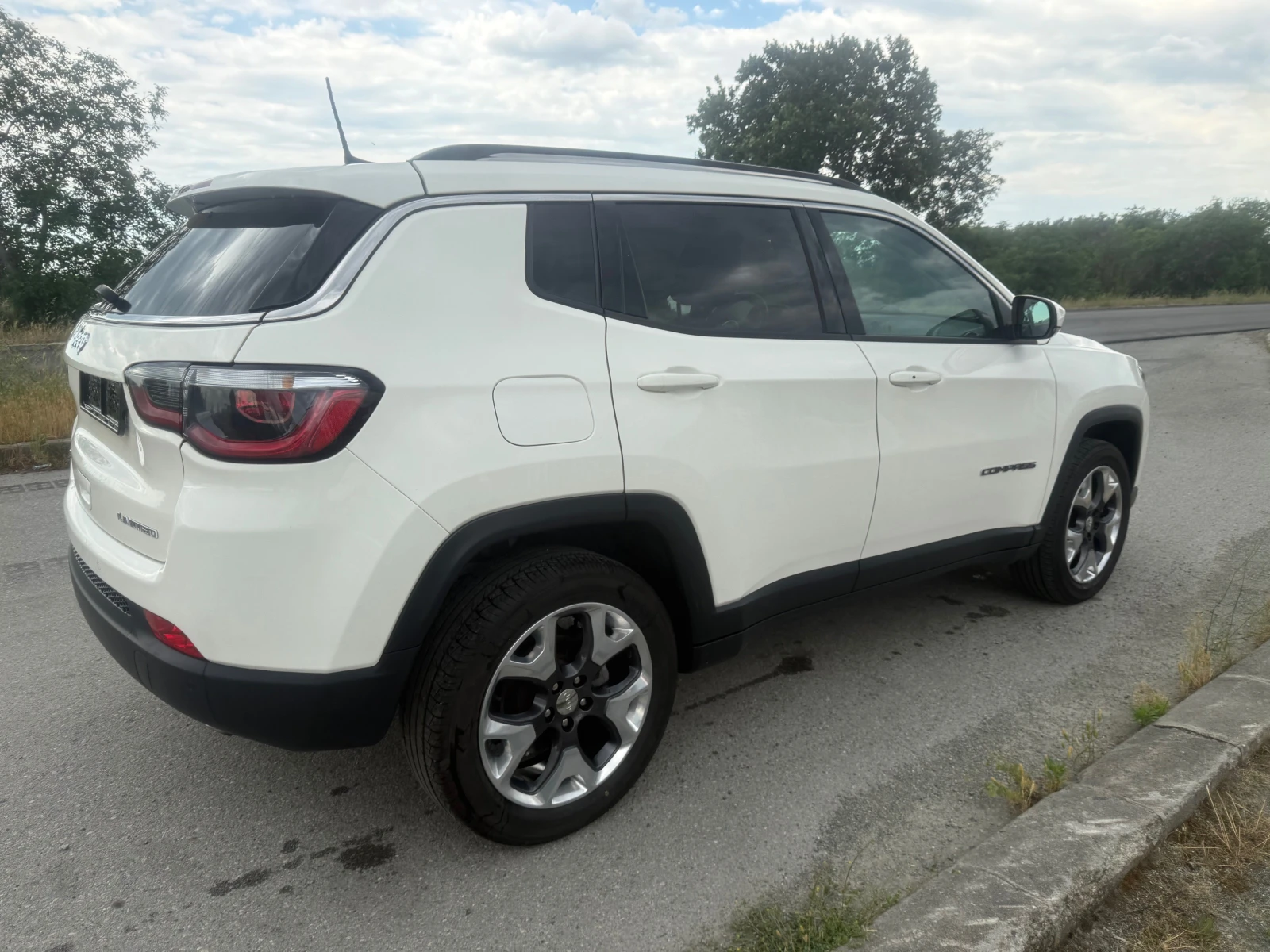 Jeep Compass 4x4 LIMITED ШВЕЙЦАРИЯ, снимка 3 - Автомобили и джипове - 54745493