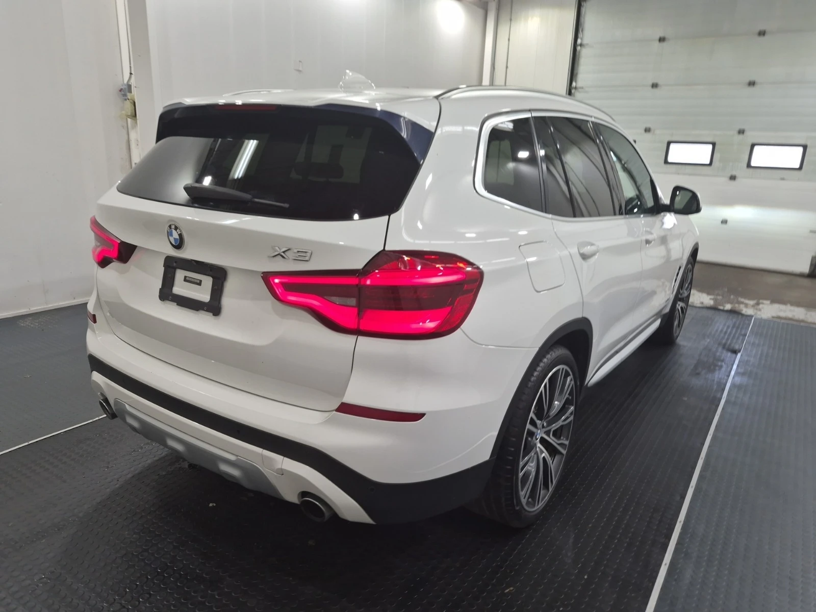 BMW X3 30I * HEAD UP * BLIND SPOT * CARFAX * , снимка 3 - Автомобили и джипове - 54794428