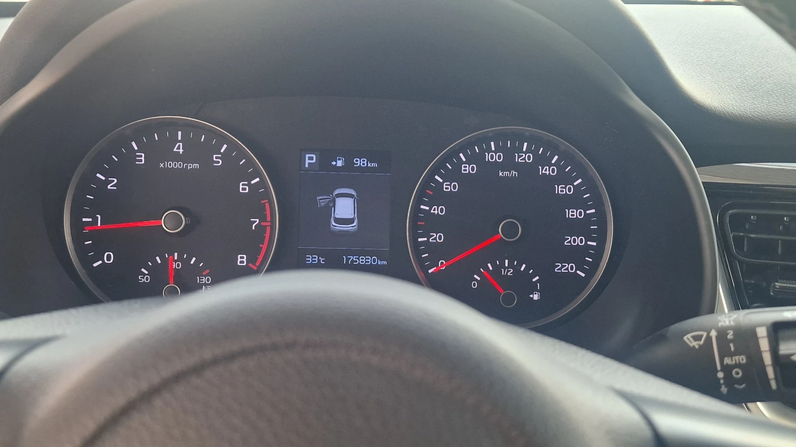 Kia Stonic, снимка 14 - Автомобили и джипове - 55598836
