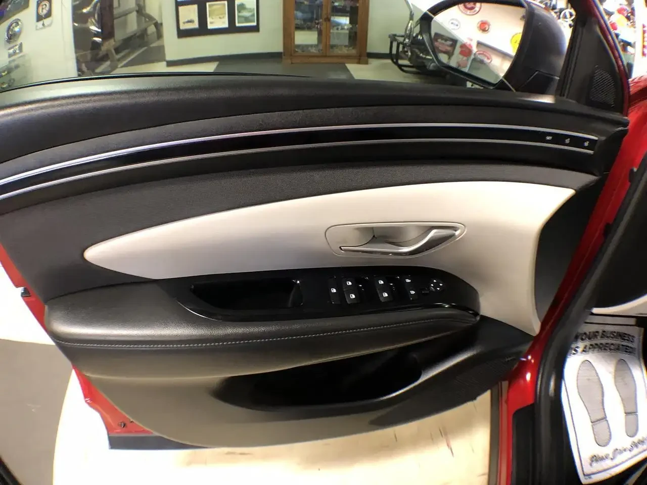 Hyundai Tucson ULTIMATE AWD LEATHER PAN/ROOF NAV B/SPOT CAMERA | Mobile.bg � ����������� 17