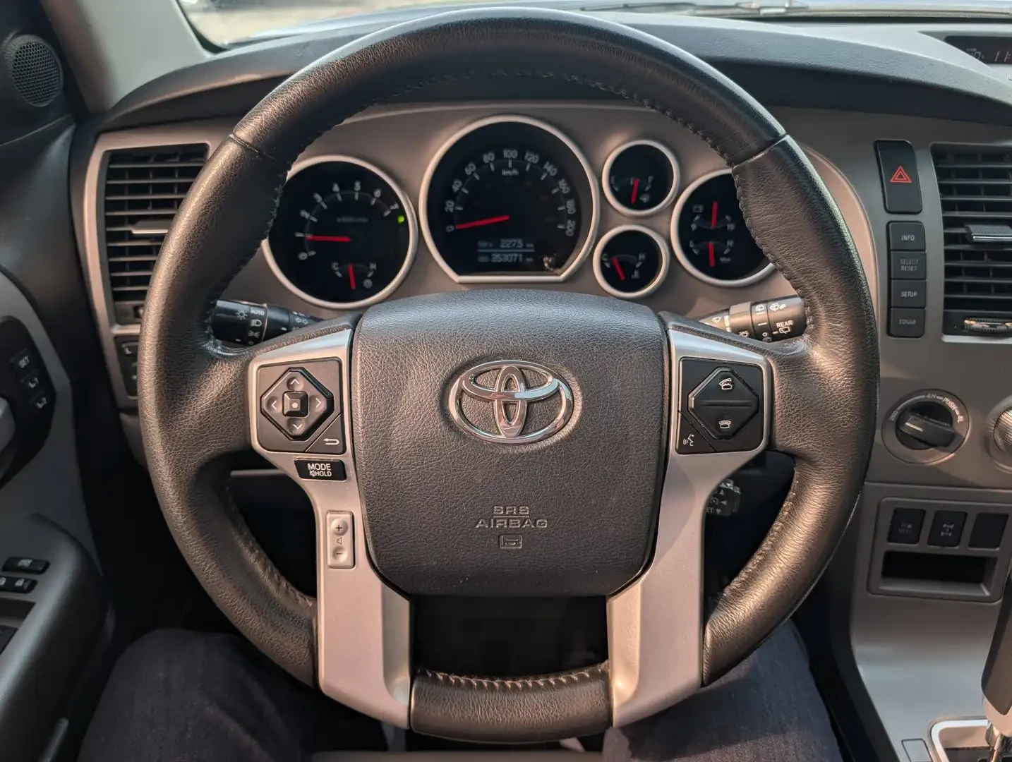 Toyota Sequoia 5.7* V8* LIMITED* �������* ������* JBL*  | Mobile.bg � ����������� 9