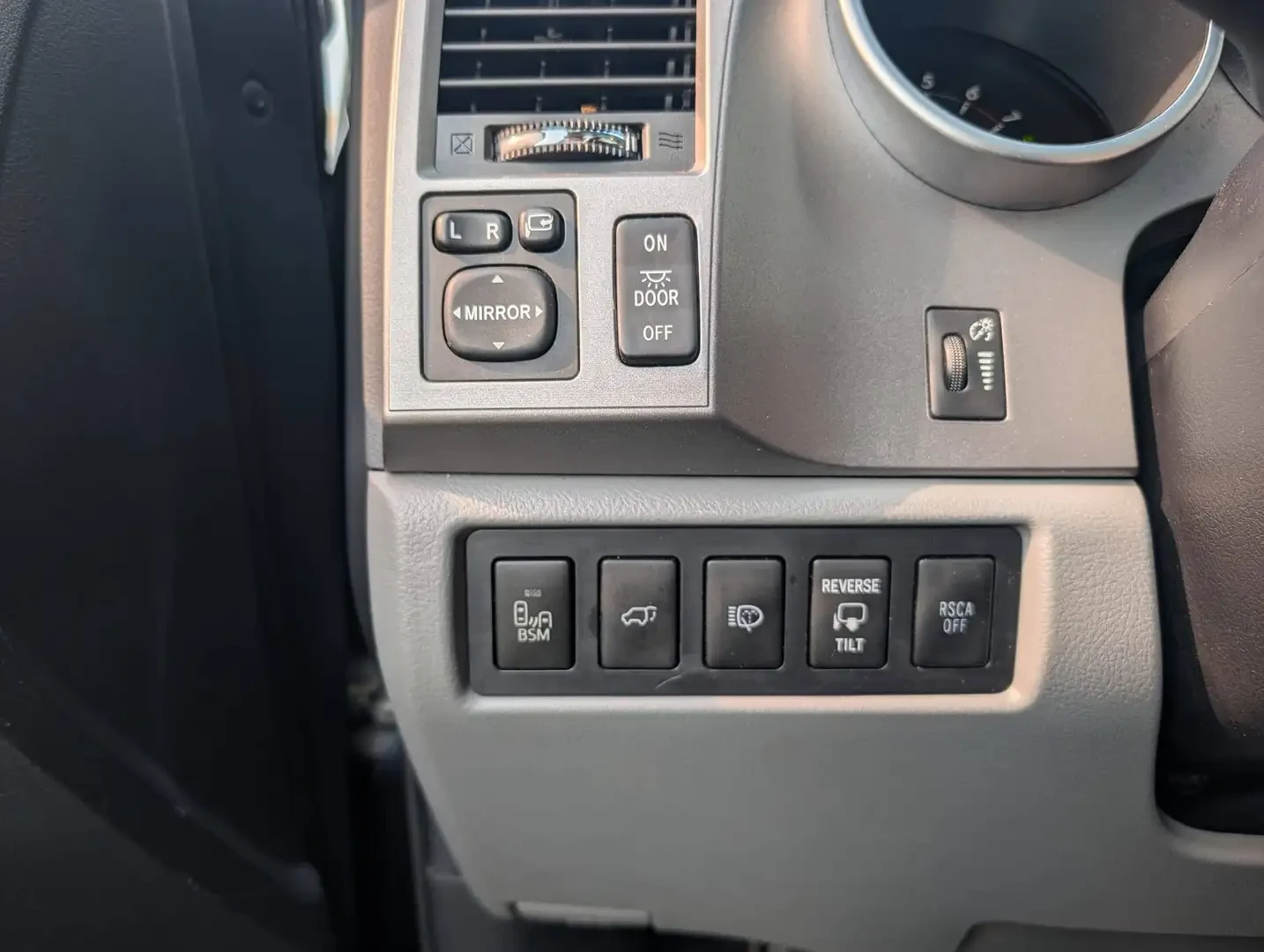 Toyota Sequoia 5.7* V8* LIMITED* �������* ������* JBL*  | Mobile.bg � ����������� 8