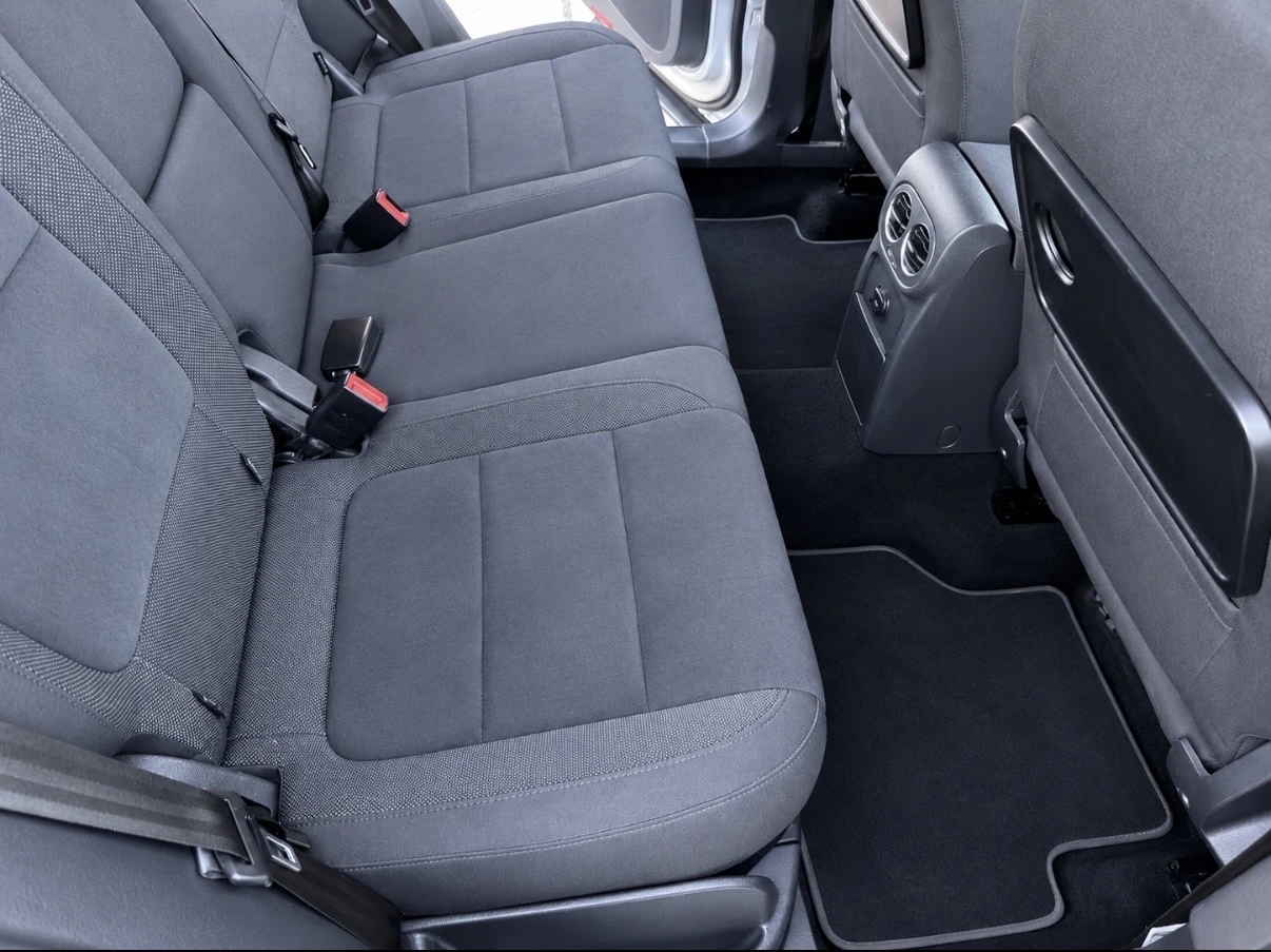 VW Tiguan 2.0TDI/R-LINE/LED, снимка 13 - Автомобили и джипове - 56638870