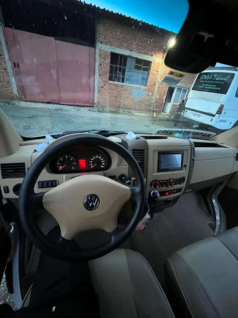 VW Crafter ПЪРВИ СОБСТВЕНИК!, снимка 2 - Бусове и автобуси - 52463451