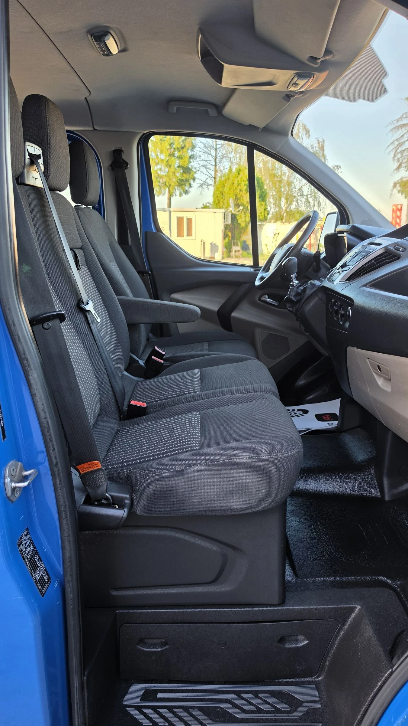 Ford Transit Custom, снимка 11 - Бусове и автобуси - 54692160