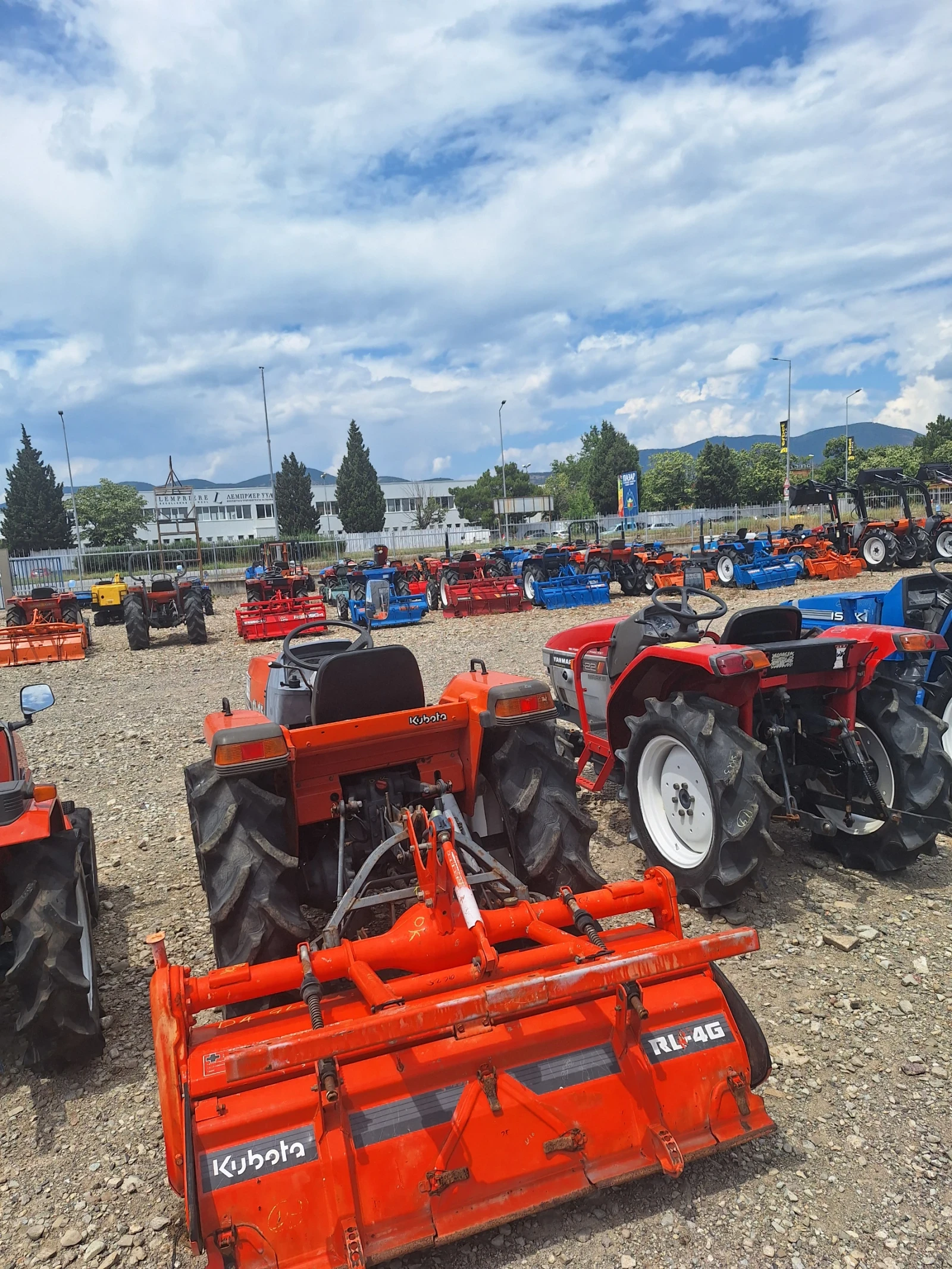 Трактор Kubota, снимка 7 - Селскостопанска техника - 55229910