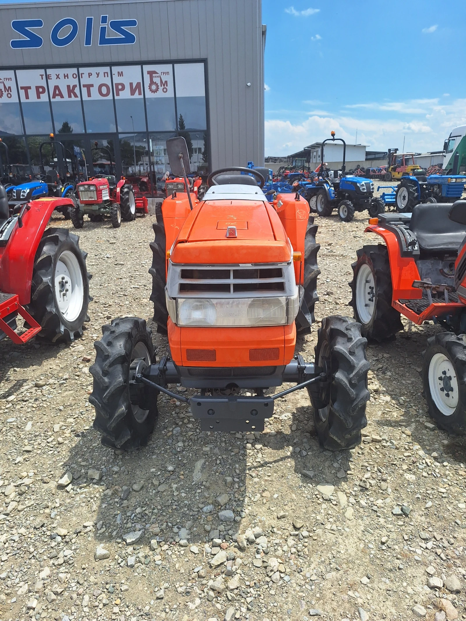 Трактор Kubota, снимка 2 - Селскостопанска техника - 55229910
