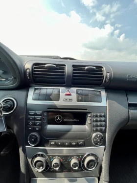 Mercedes-Benz C 220, снимка 12