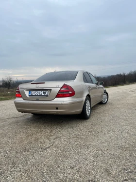 Mercedes-Benz E 220, снимка 4