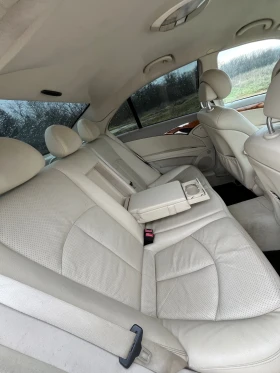 Mercedes-Benz E 220, снимка 13