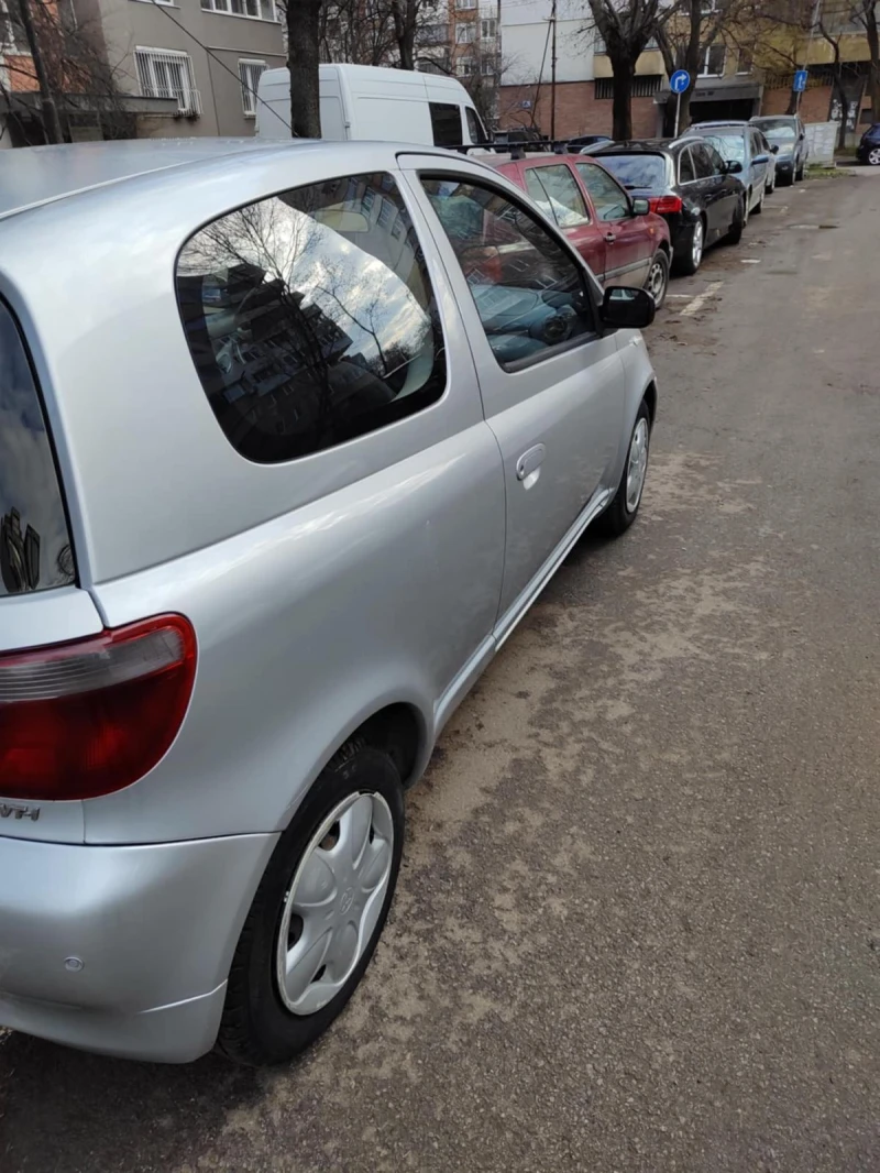 Toyota Yaris 1.0 VVTI, снимка 10 - Автомобили и джипове - 49411785