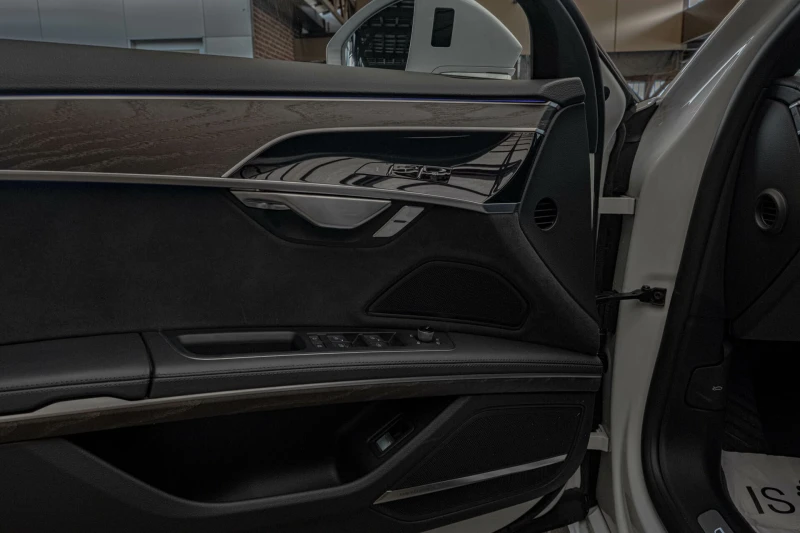 Audi A8 55TFSI/Bang&Olufsen/HuD/SLINE/Distronic/PreSense, снимка 8 - Автомобили и джипове - 51253784