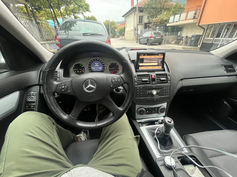 Mercedes-Benz C 220, снимка 4 - Автомобили и джипове - 52634231