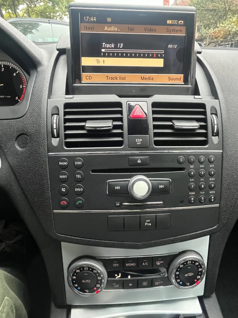 Mercedes-Benz C 220, снимка 5 - Автомобили и джипове - 52634231