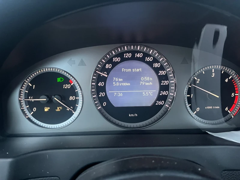 Mercedes-Benz C 220, снимка 9 - Автомобили и джипове - 52634231