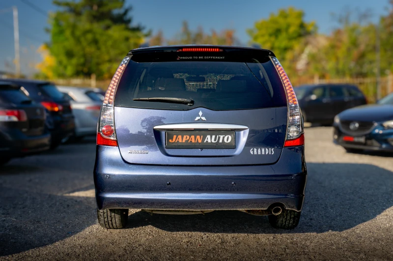 Mitsubishi Grandis 2.4 165к.с. | С ГАРАНЦИЯ!, снимка 5 - Автомобили и джипове - 52061904