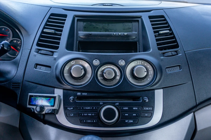 Mitsubishi Grandis 2.4 165к.с. | С ГАРАНЦИЯ!, снимка 9 - Автомобили и джипове - 52061904