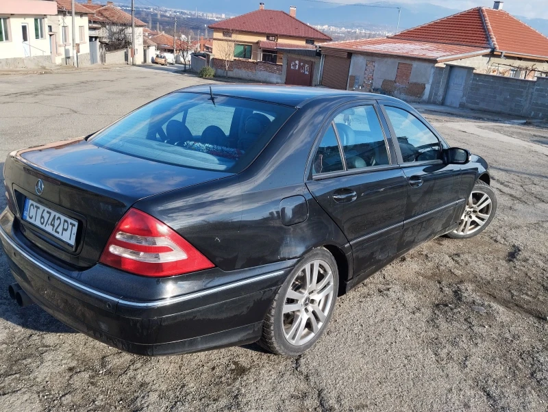 Mercedes-Benz C 220, снимка 4 - Автомобили и джипове - 52316703
