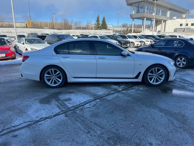 BMW 750 * 750i xDrive * CARFAX * БЕЗ ПЪРВОНАЧАЛНА ВНОСКА, снимка 3 - Автомобили и джипове - 52940842