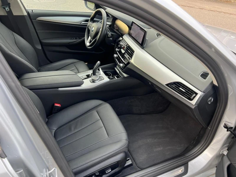 BMW 530 XDrive, снимка 3 - Автомобили и джипове - 53121341