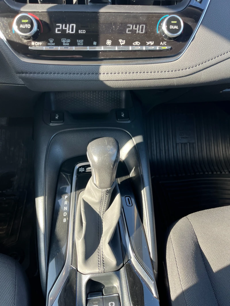 Toyota Corolla 1.8 CVT Executive Hybrid- ГАРАНЦИЯ, снимка 14 - Автомобили и джипове - 53164680