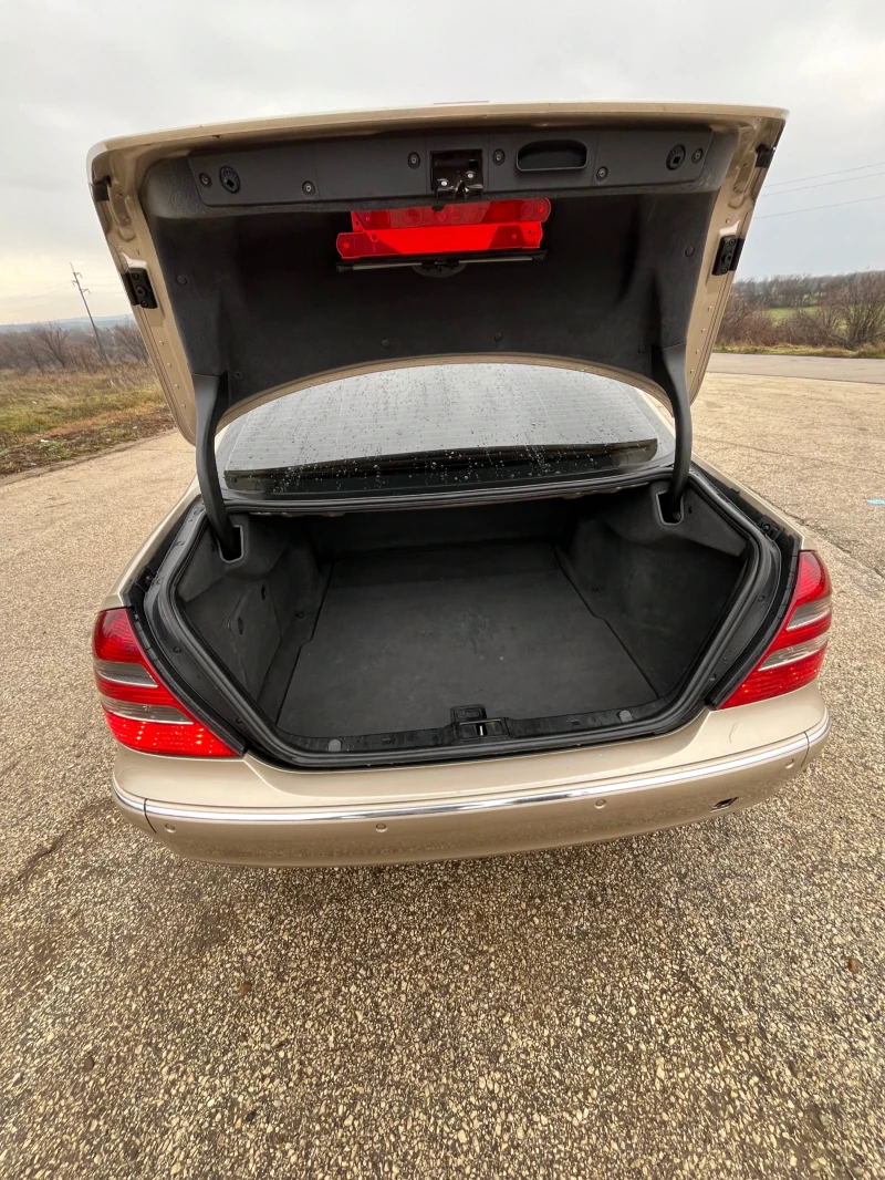 Mercedes-Benz E 220, снимка 15 - Автомобили и джипове - 53291751