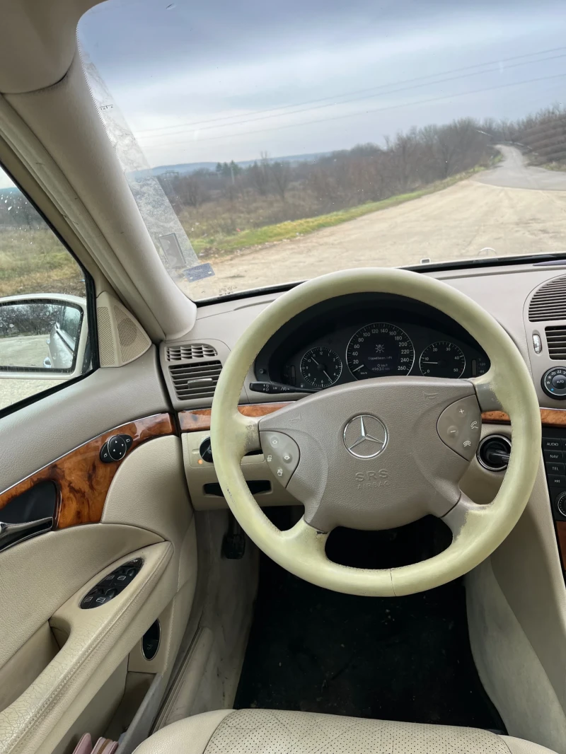 Mercedes-Benz E 220, снимка 10 - Автомобили и джипове - 53291751