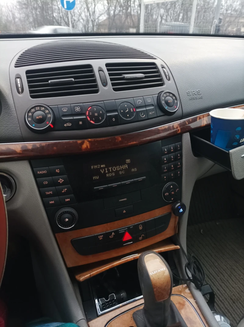 Mercedes-Benz E 270, снимка 5 - Автомобили и джипове - 53416831