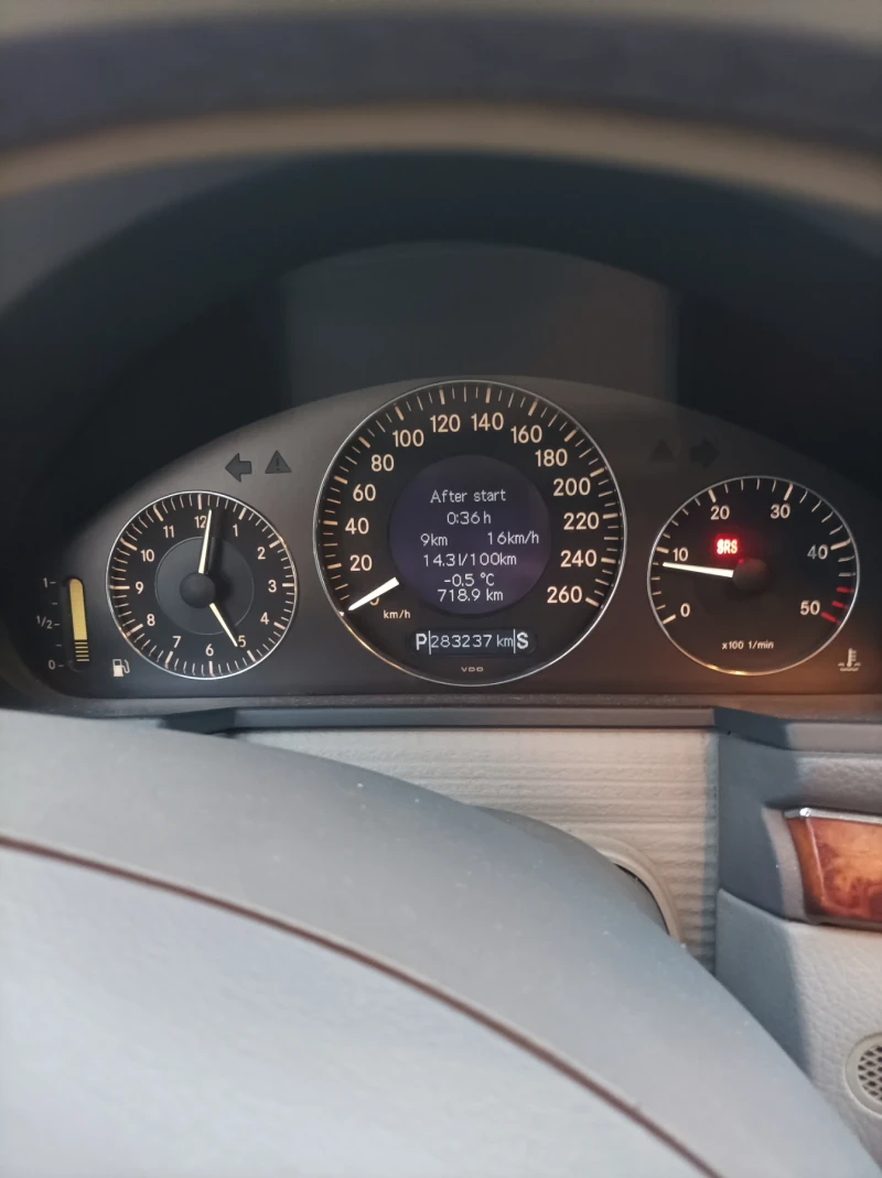 Mercedes-Benz E 270, снимка 6 - Автомобили и джипове - 53416831