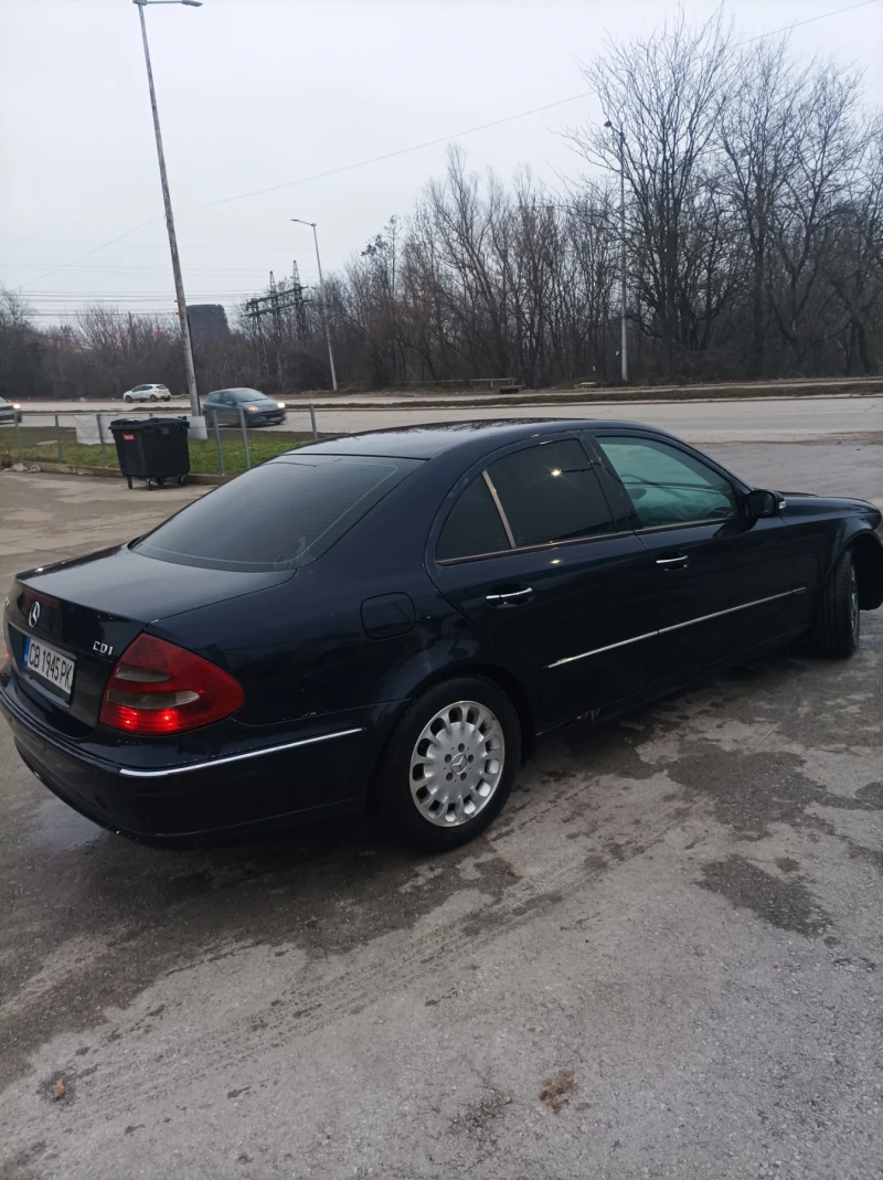 Mercedes-Benz E 270, снимка 12 - Автомобили и джипове - 53416831