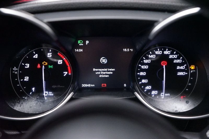 Alfa Romeo Giulia 2.0-TURBO/MEMORY/CARPLAY/ACC/105f | Mobile.bg   14