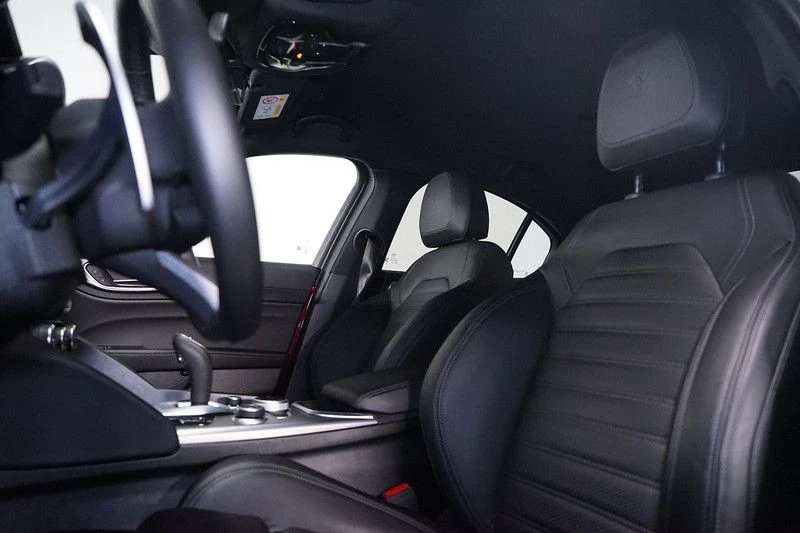 Alfa Romeo Giulia 2.0-TURBO/MEMORY/CARPLAY/ACC/105f | Mobile.bg   11