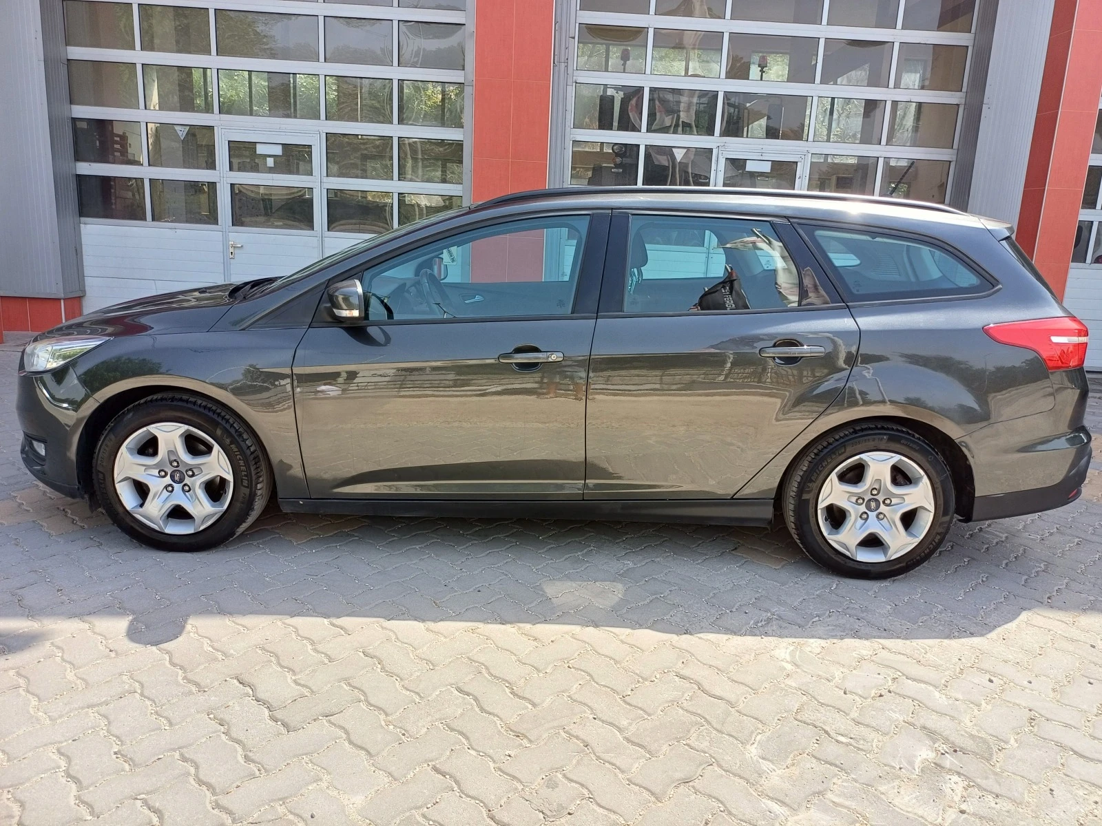 Ford Focus 1.6i GPL 120K.S. - изображение 8