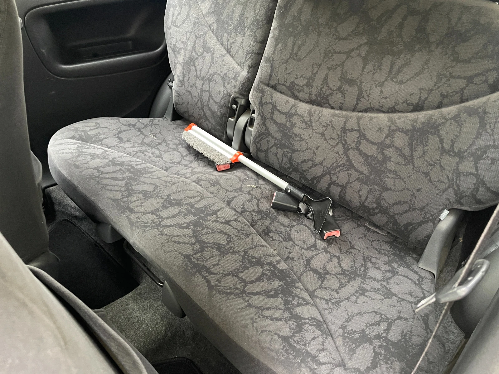 Toyota Yaris 1.0 VVTI - изображение 10
