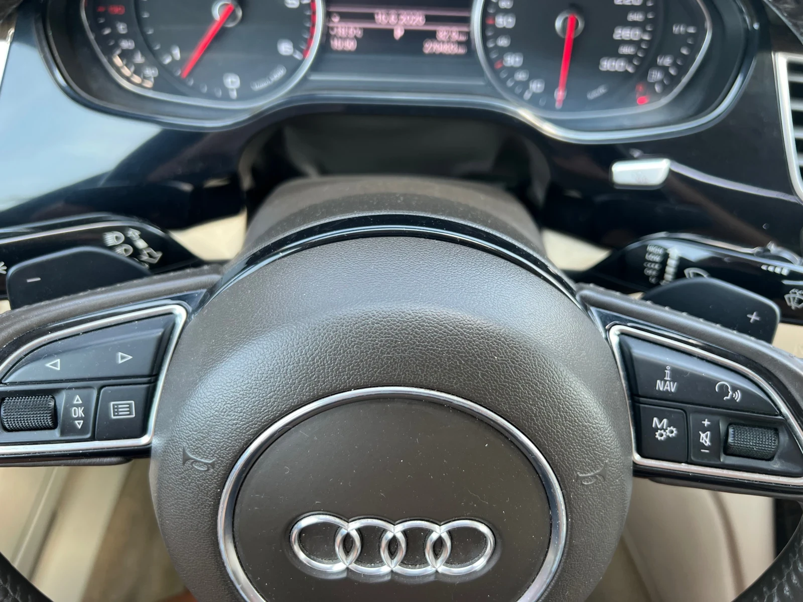 Audi A8 A8-4.2TDI - изображение 9