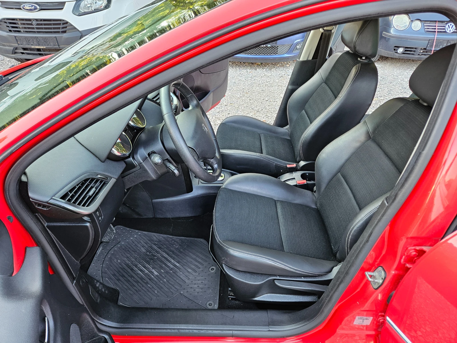 Peugeot 207 1.6 SW Автоматик - изображение 9