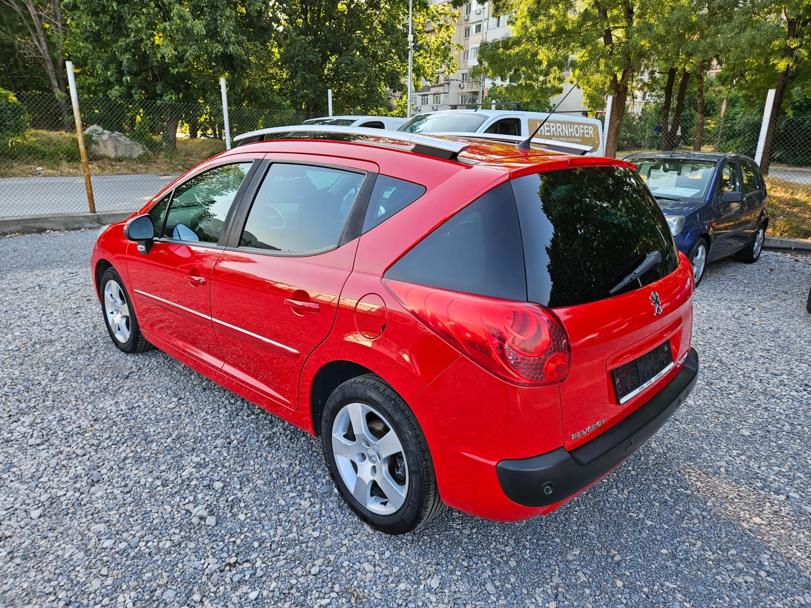 Peugeot 207 1.6 SW Автоматик - изображение 5