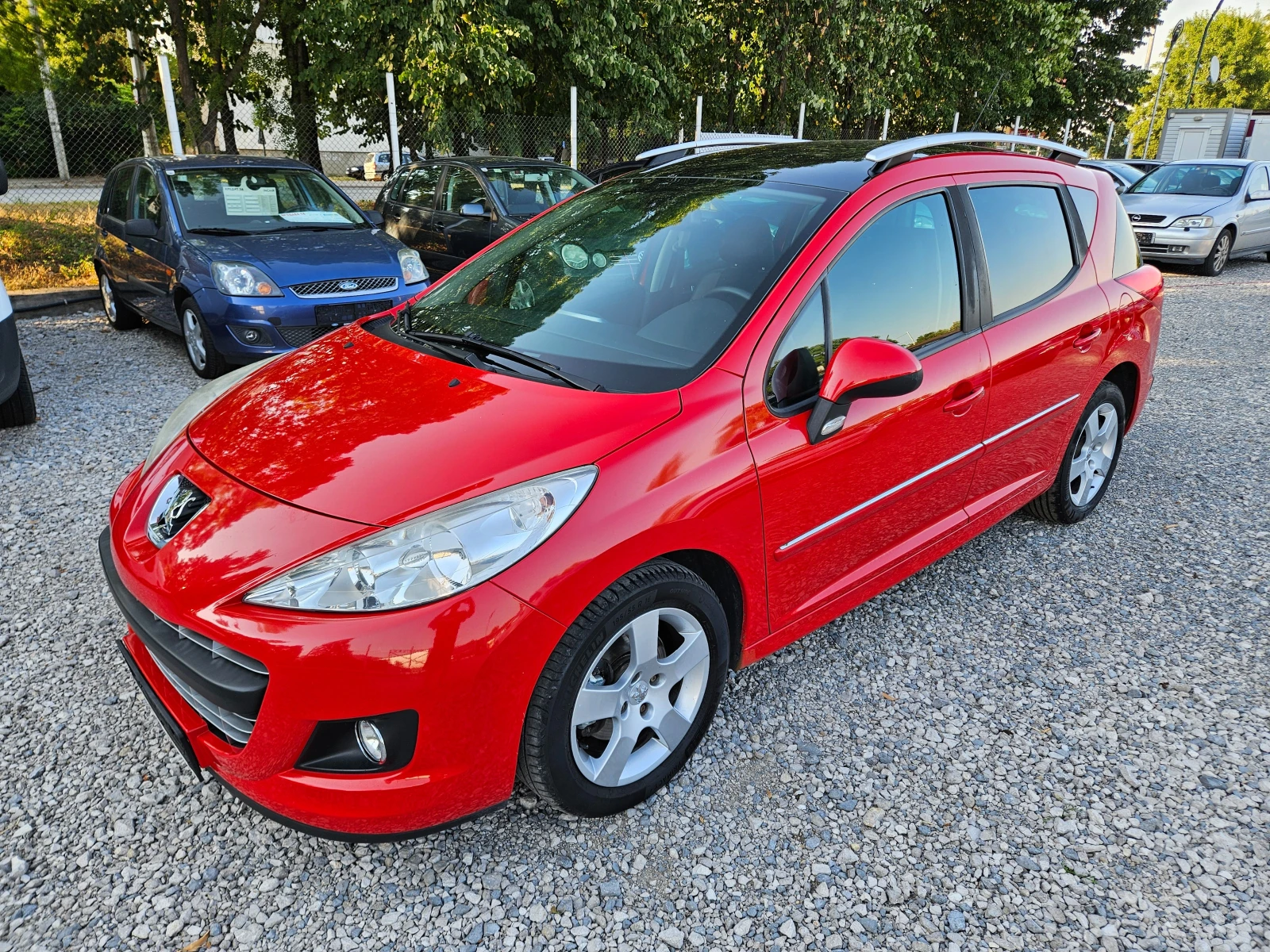 Peugeot 207 1.6 SW Автоматик - изображение 7