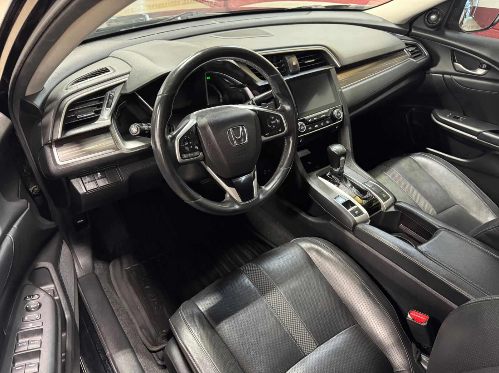 Honda Civic Touring 1.5T / Кожа / ПАНО - изображение 9