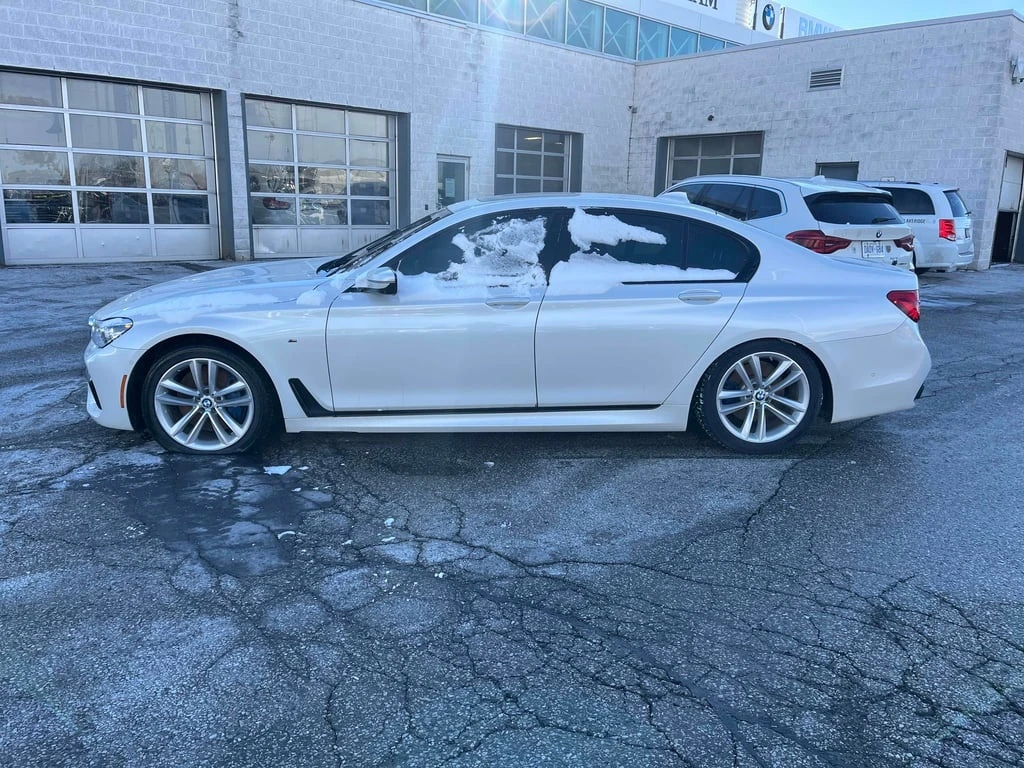 BMW 750 * 750i xDrive * CARFAX * БЕЗ ПЪРВОНАЧАЛНА ВНОСКА - изображение 2