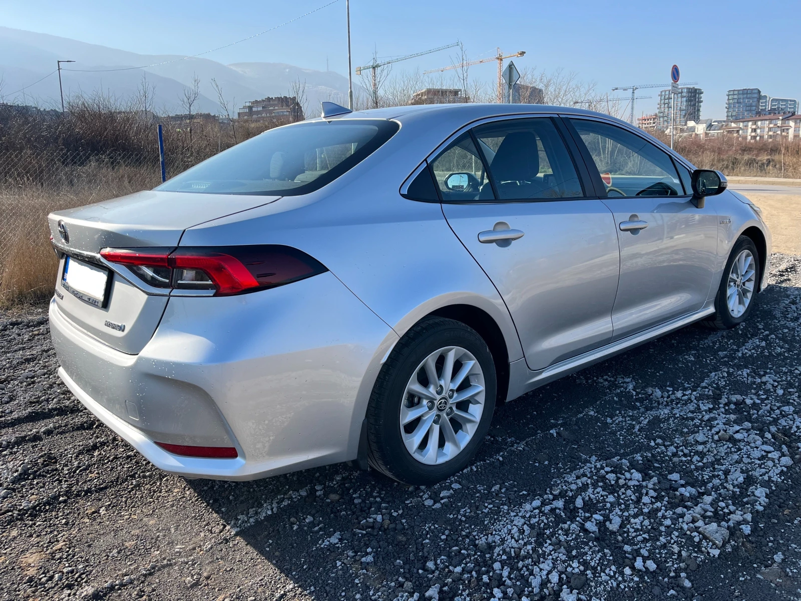 Toyota Corolla 1.8 CVT Executive Hybrid- ГАРАНЦИЯ - изображение 4