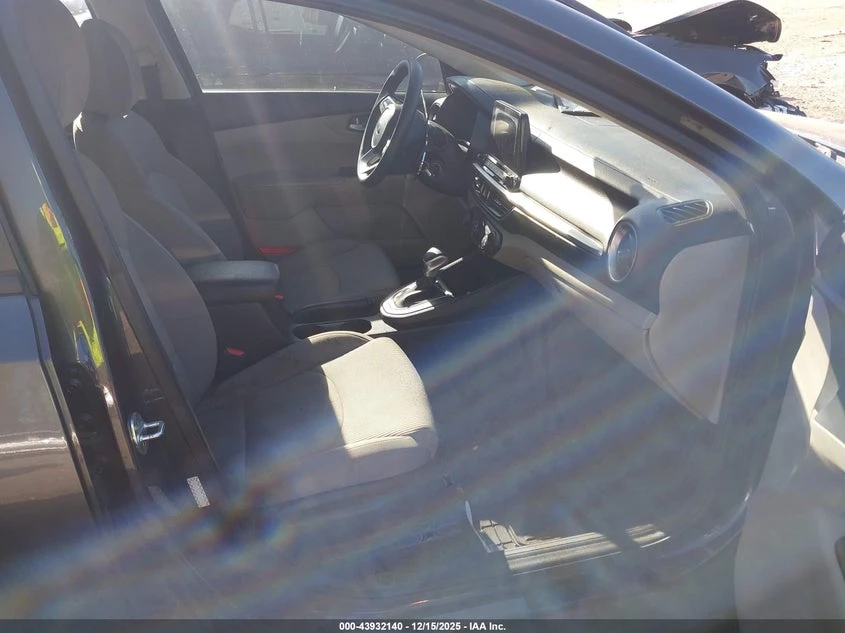 Kia Forte 2.0L I-4 DOHC, VVT, 147HP Front Wheel Drive | Mobile.bg � ����������� 5