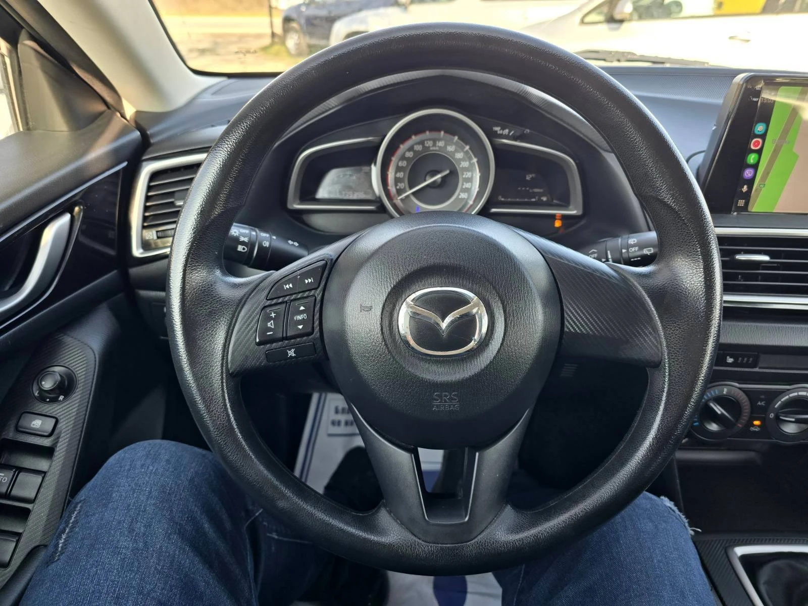 Mazda 3 ТОП СЪСТОЯНИЕ/1.5iSKYACTIV/НАВИГАЦИЯ, снимка 9 - Автомобили и джипове - 55348092