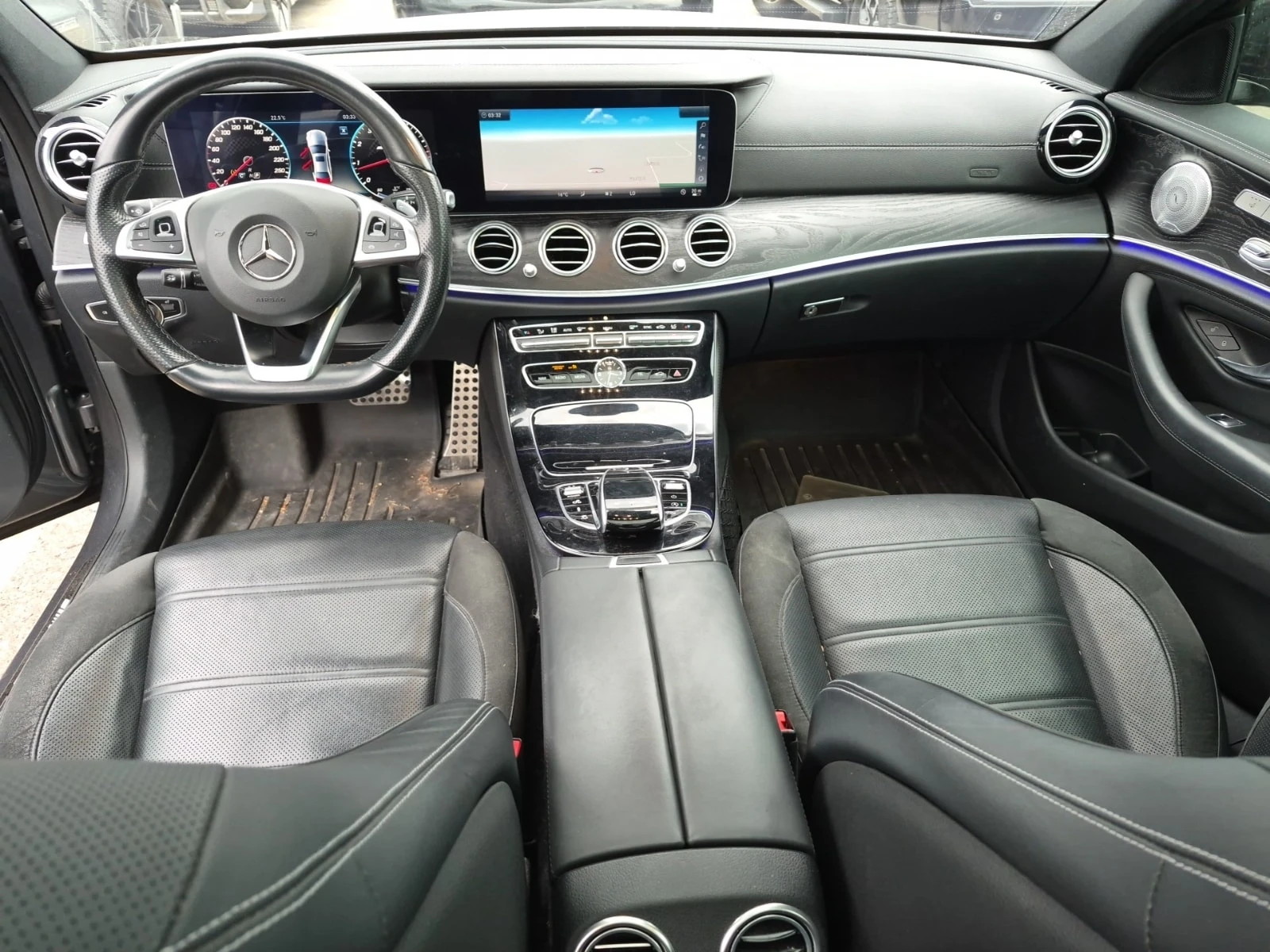 Mercedes-Benz E 43 AMG CARFAX/ВСИЧКИ ЕКСТРИ/БЕЗ ИНЦИДЕНТИ, снимка 10 - Автомобили и джипове - 56088498