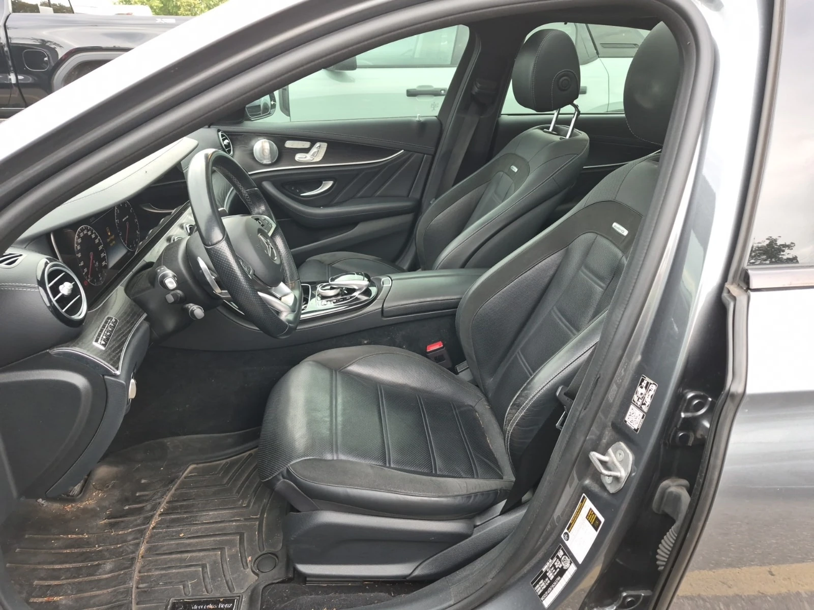 Mercedes-Benz E 43 AMG CARFAX/ВСИЧКИ ЕКСТРИ/БЕЗ ИНЦИДЕНТИ, снимка 5 - Автомобили и джипове - 56088498